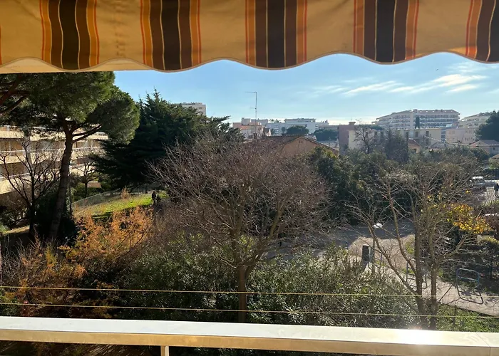 Appartement Le Balcon De Funès, Proche Des Plages Fréjus