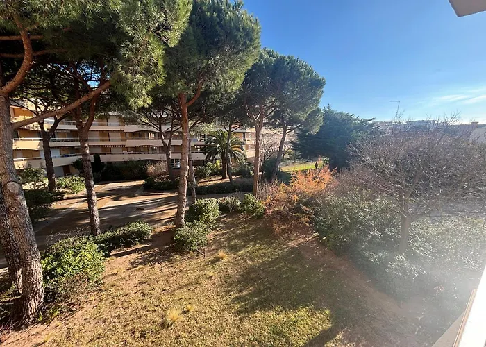 Le Balcon De Funès, Proche Des Plages Appartement