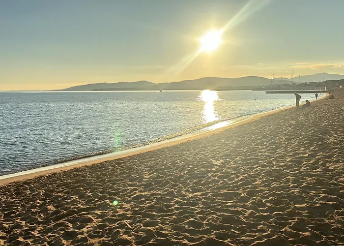 Appartement Le Balcon De Funès, Proche Des Plages *